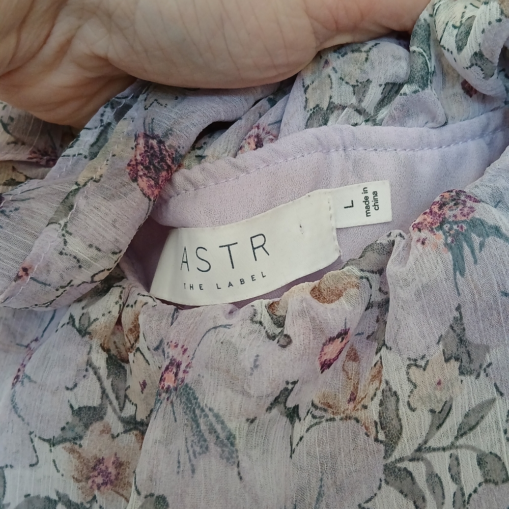 ASTR the Label Lilac Floral Dress - Picture 4 of 4